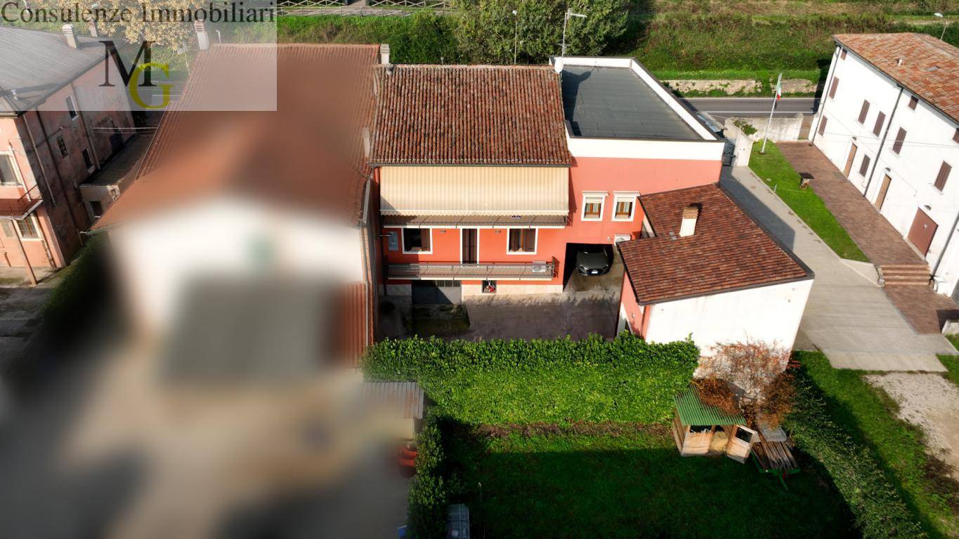 casa singola in vendita a Monteforte d'Alpone