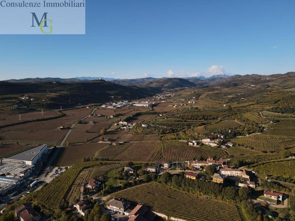 Rustico in vendita a Soave