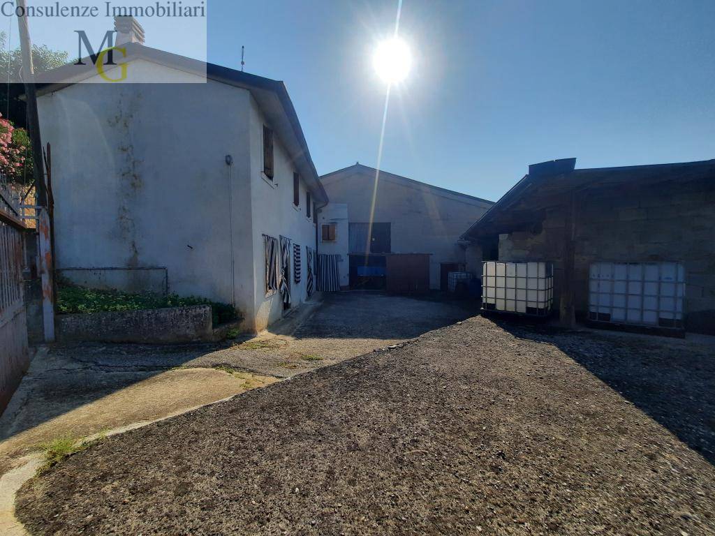 Rustico in vendita a Soave