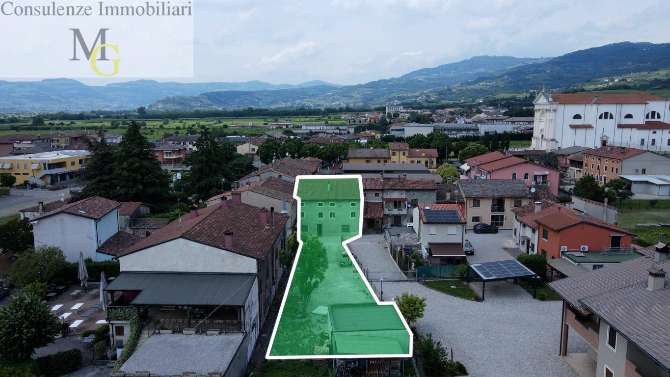 casa affiancata in vendita a Ronc