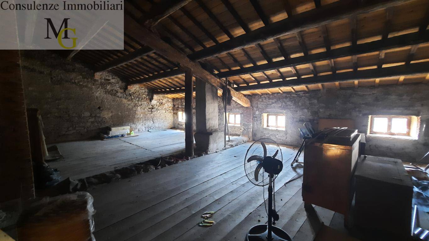 casa affiancata in vendita a Ronc