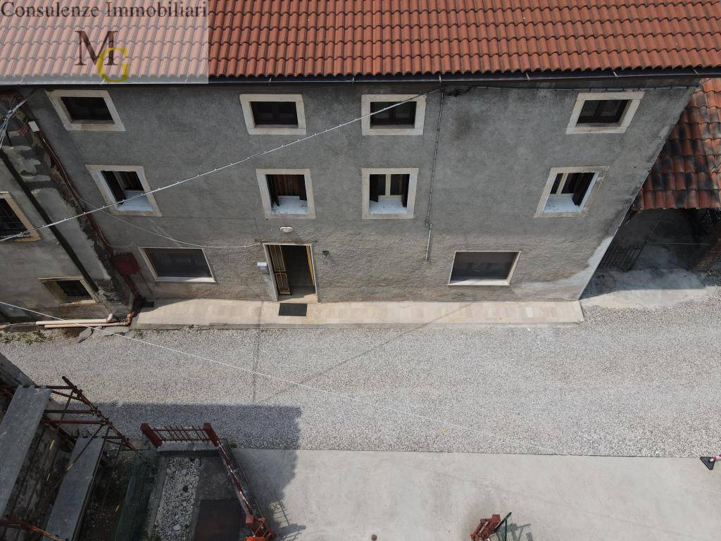 casa affiancata in vendita a Ronc