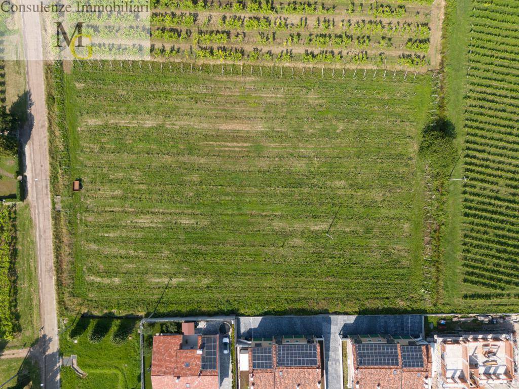 Terreno edificabile in vendita a Gambellara