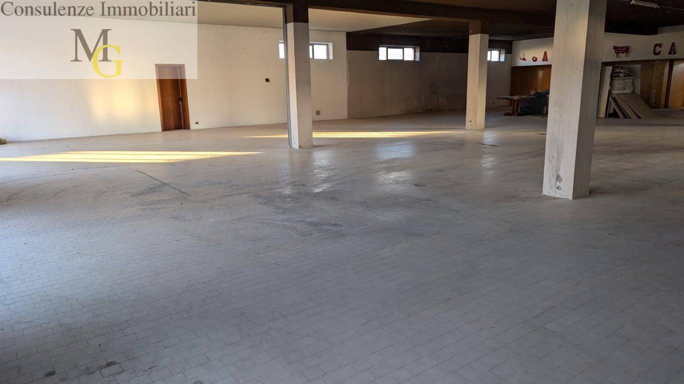capannone artigianale commerciale in vendita a Monteforte d'Alpone, Brognoligo