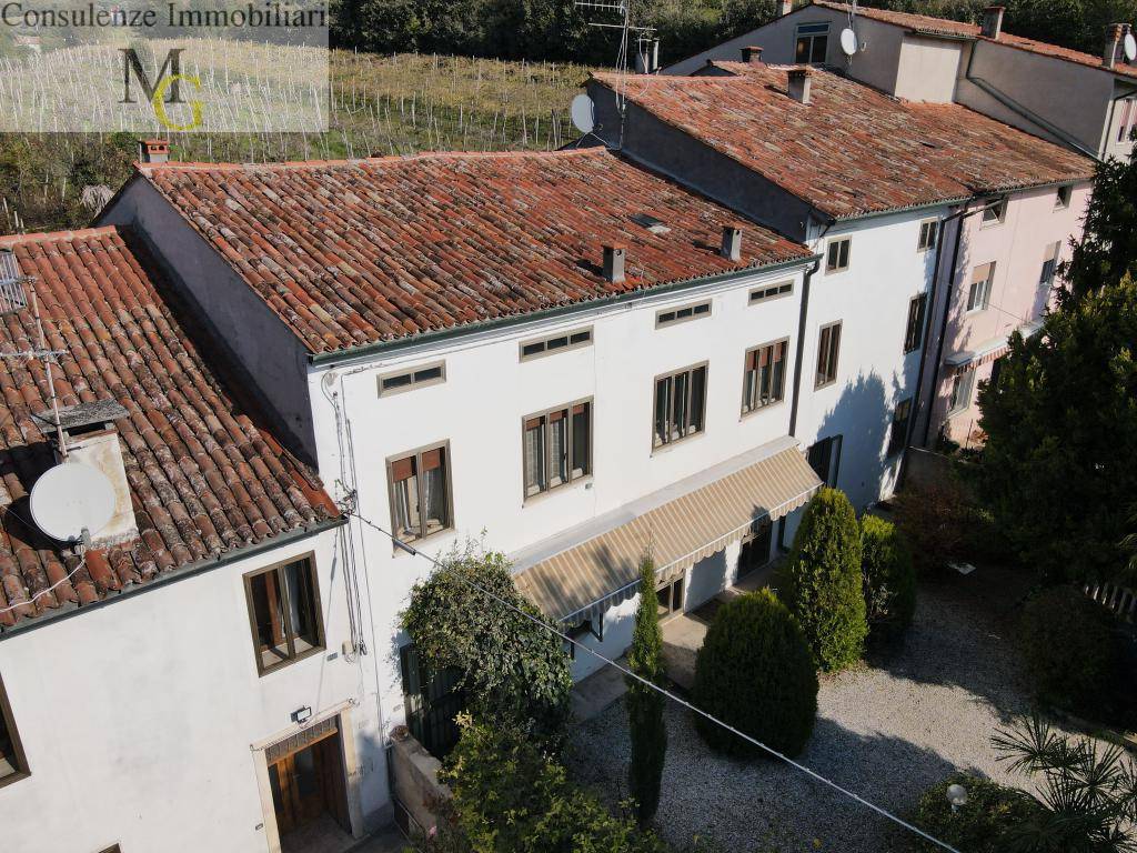 casa indipendente in vendita a Gambellara
