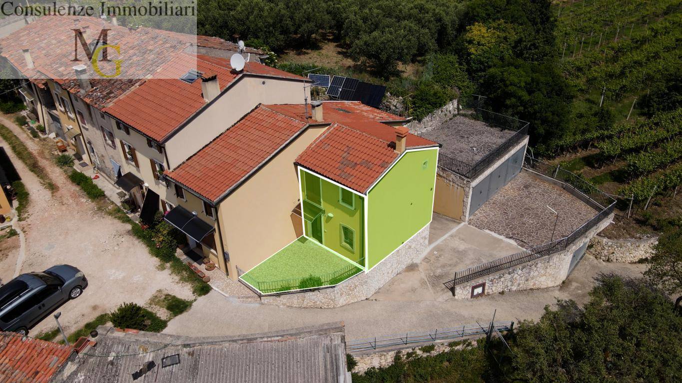 casa affiancata in vendita a Cazzano di Tramigna