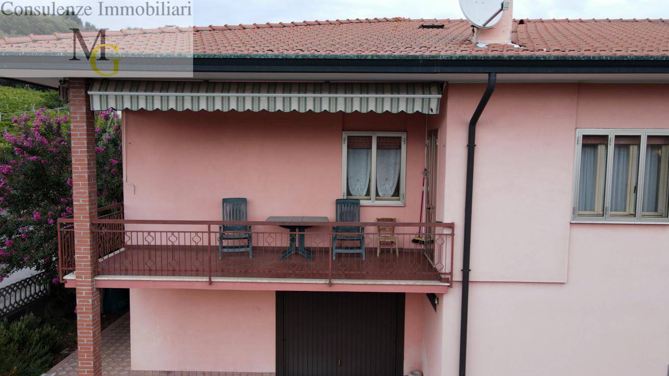 casa bifamiliare in vendita a Gambellara
