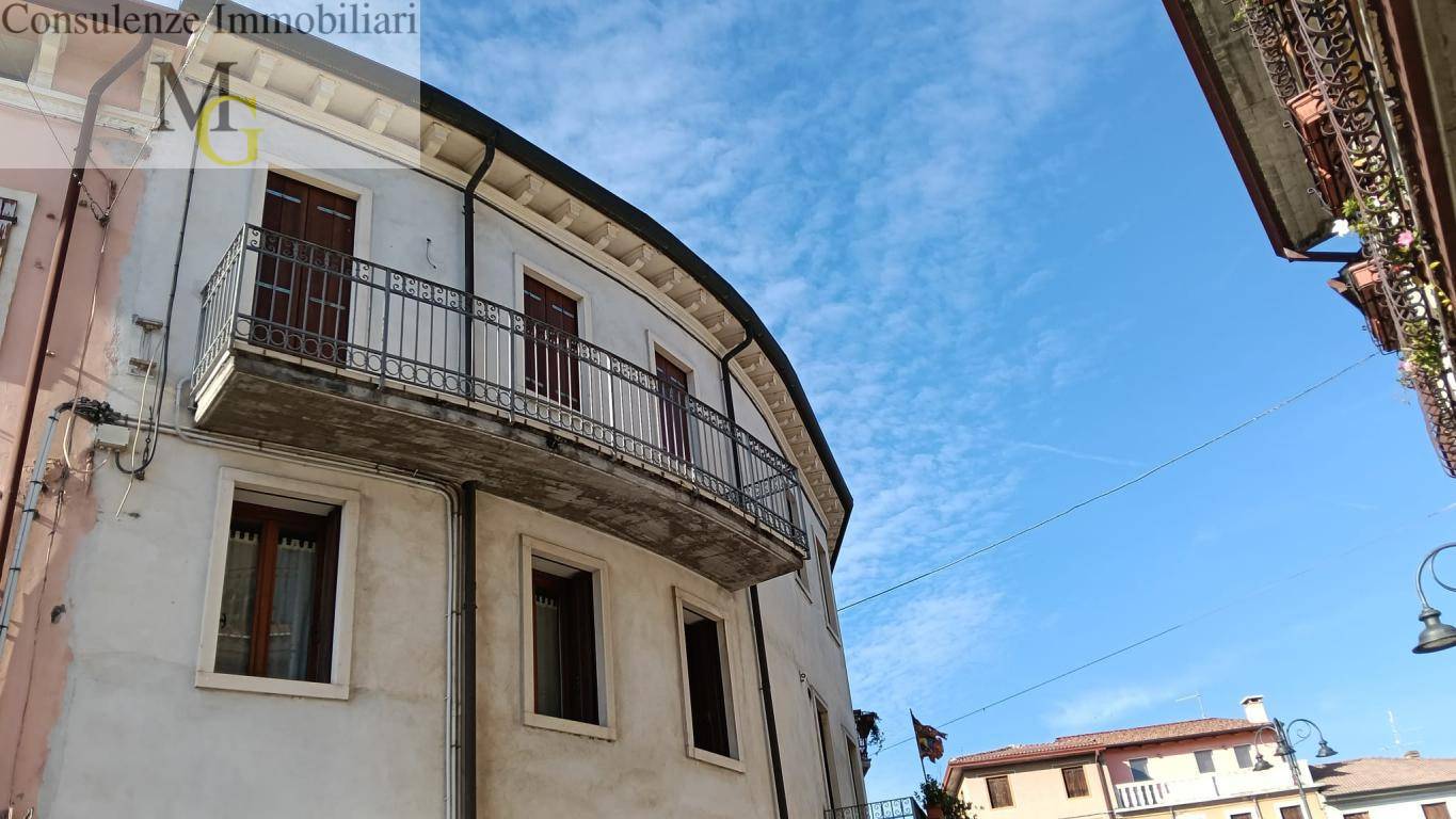Appartamento in vendita a Montecchia di Crosara