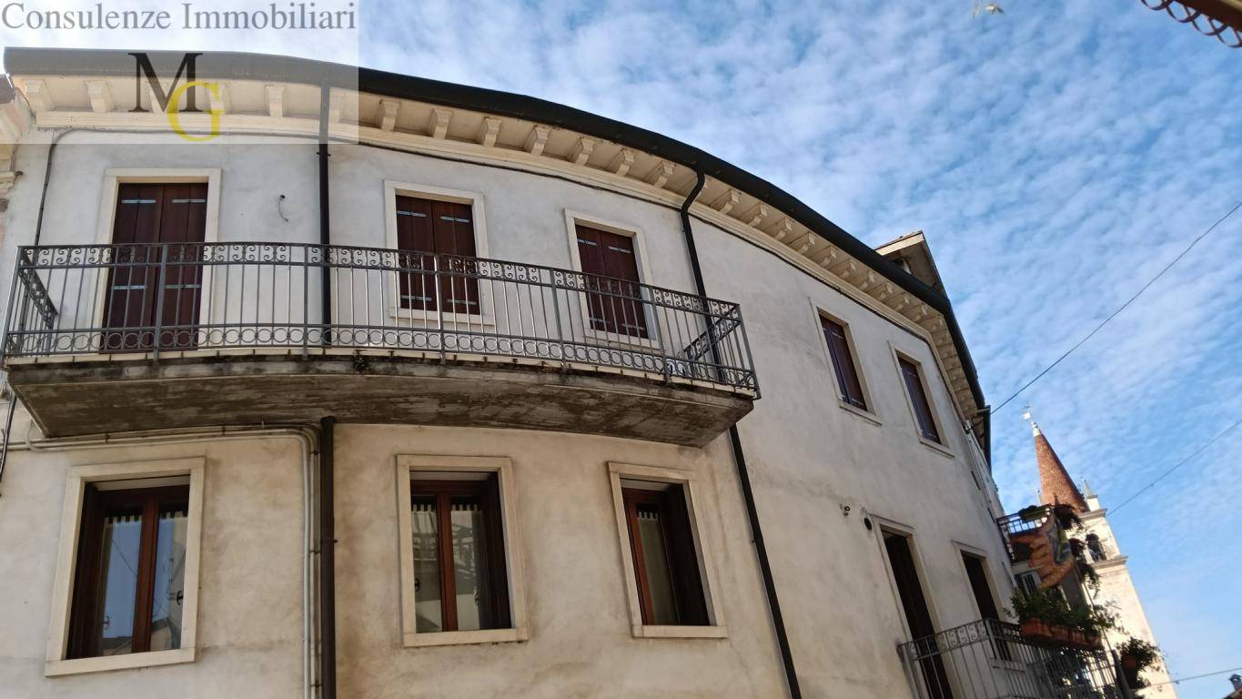 Appartamento in vendita a Montecchia di Crosara