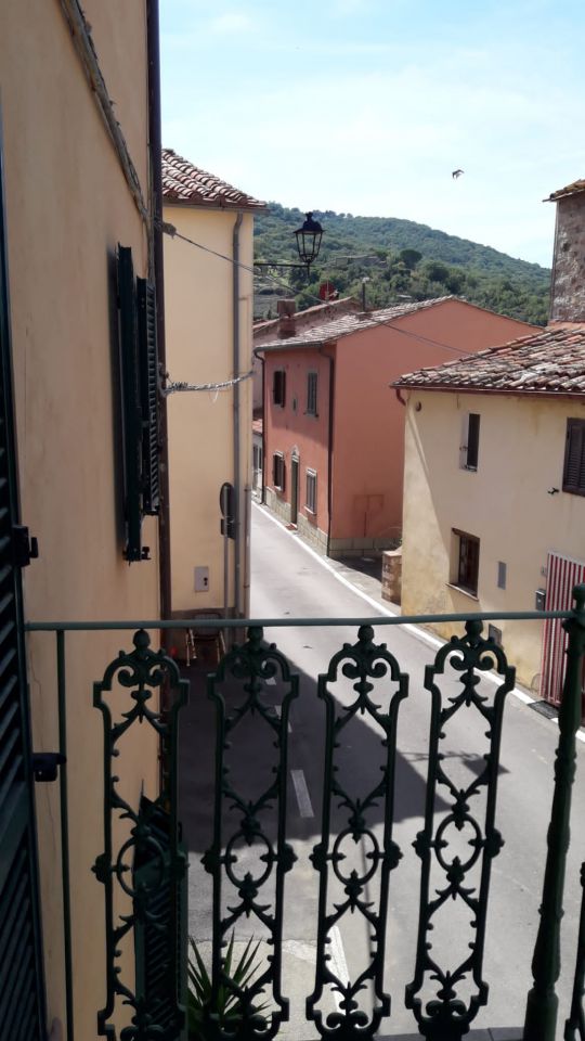 Casa indipendente con terrazzo a Scansano