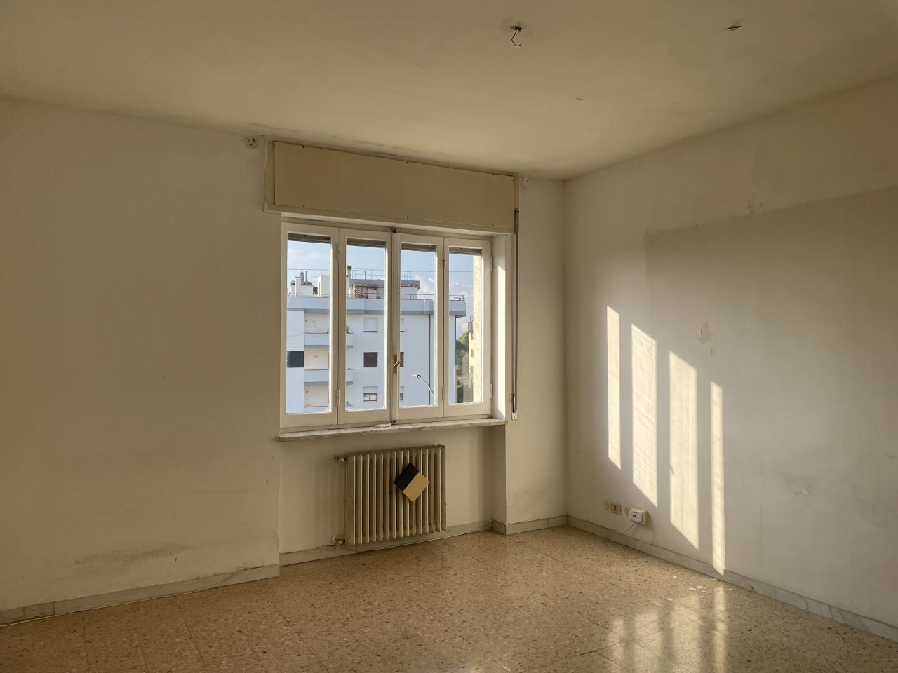 Quadrilocale con terrazzo in via giulio cesare angolo via telamonio, Grosseto