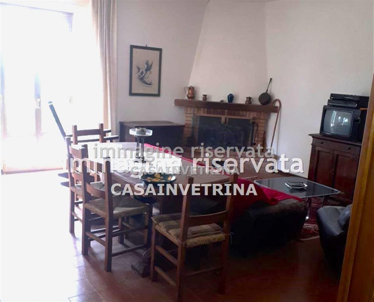 Villa con giardino in via casa mazzi, Cinigiano