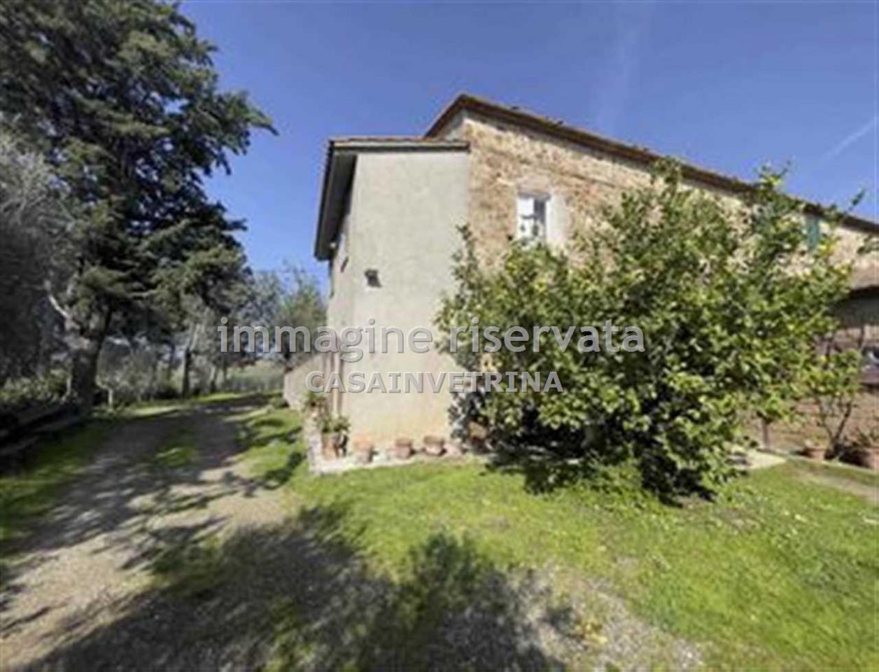 Rustico con giardino in podere luvigiani, Campagnatico