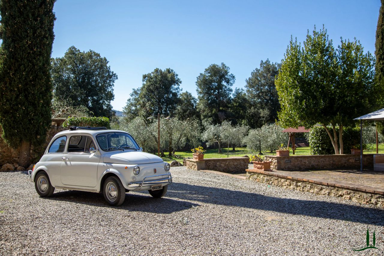 Attivit commerciale con giardino in localita san donato, San Gimignano