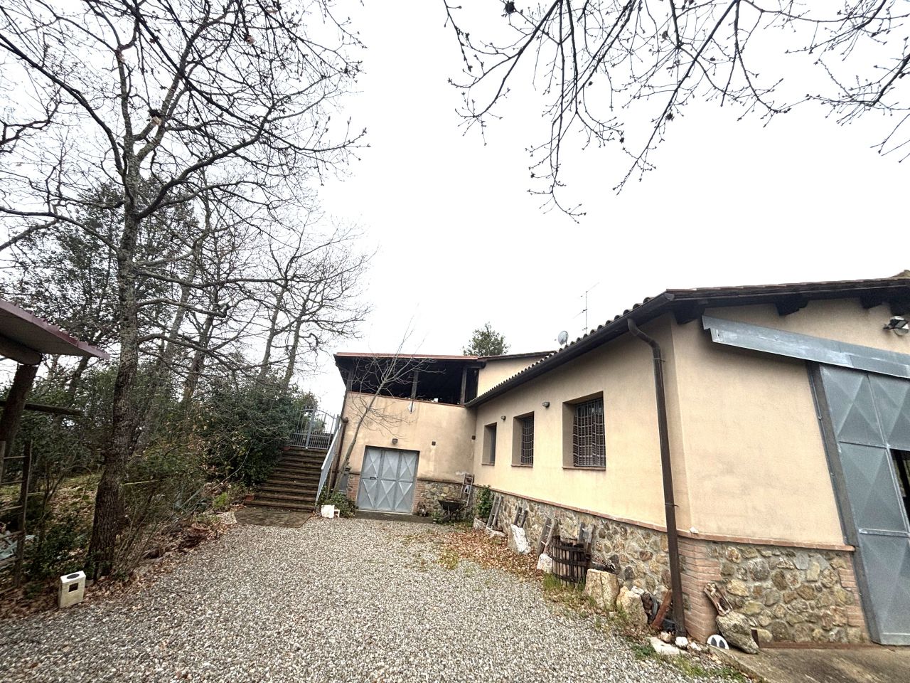 Magazzino con giardino in poggio dei lilla', Campagnatico