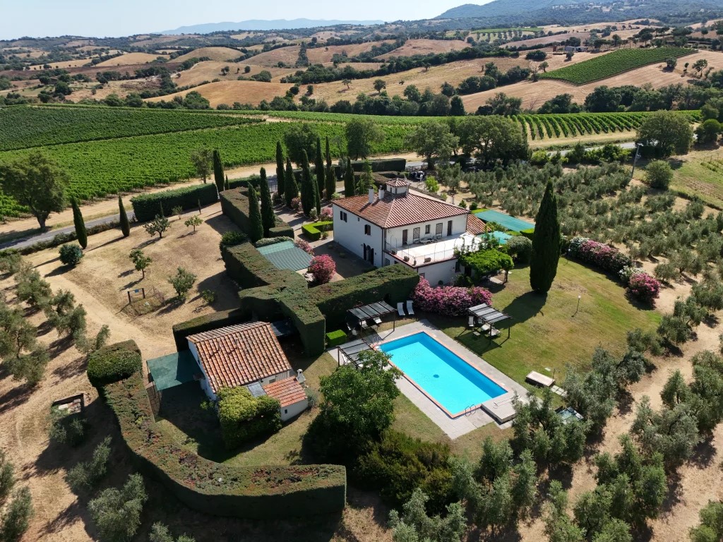 Attivit commerciale con giardino in preselle podere stabbiatini, Scansano