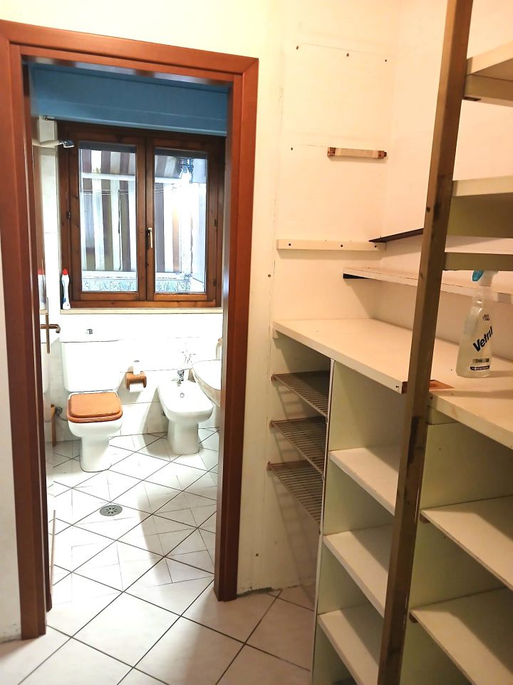 Casa indipendente con terrazzo in via belgio, Grosseto