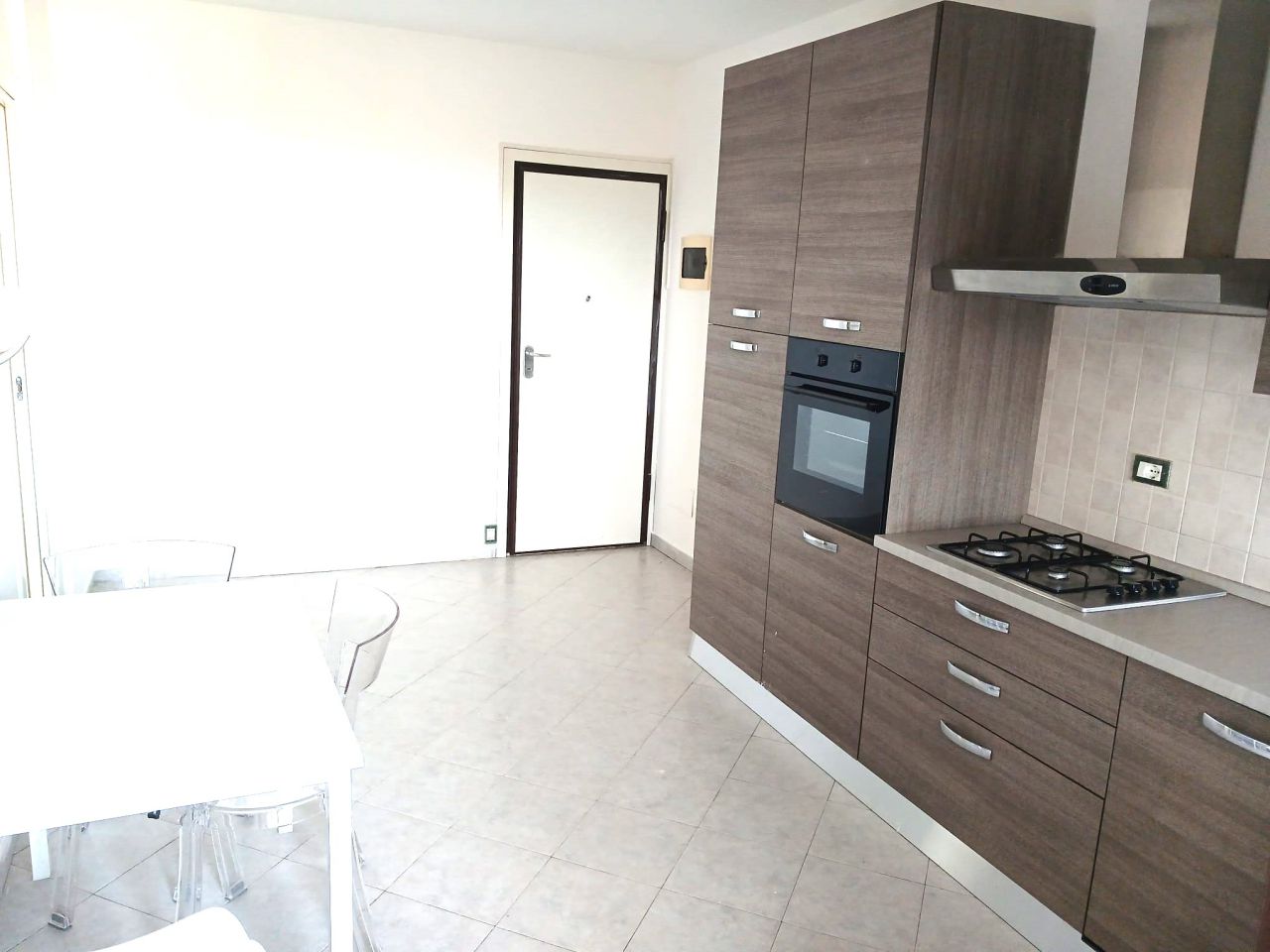 Trilocale arredato in affitto in via fazzi, Grosseto