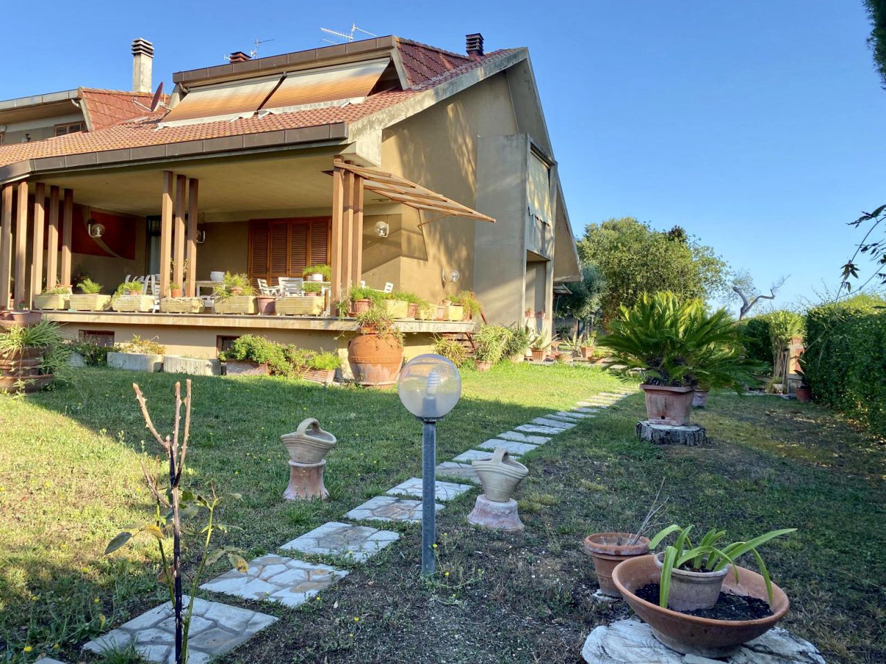 Villa in vendita in via irpinia, Grosseto