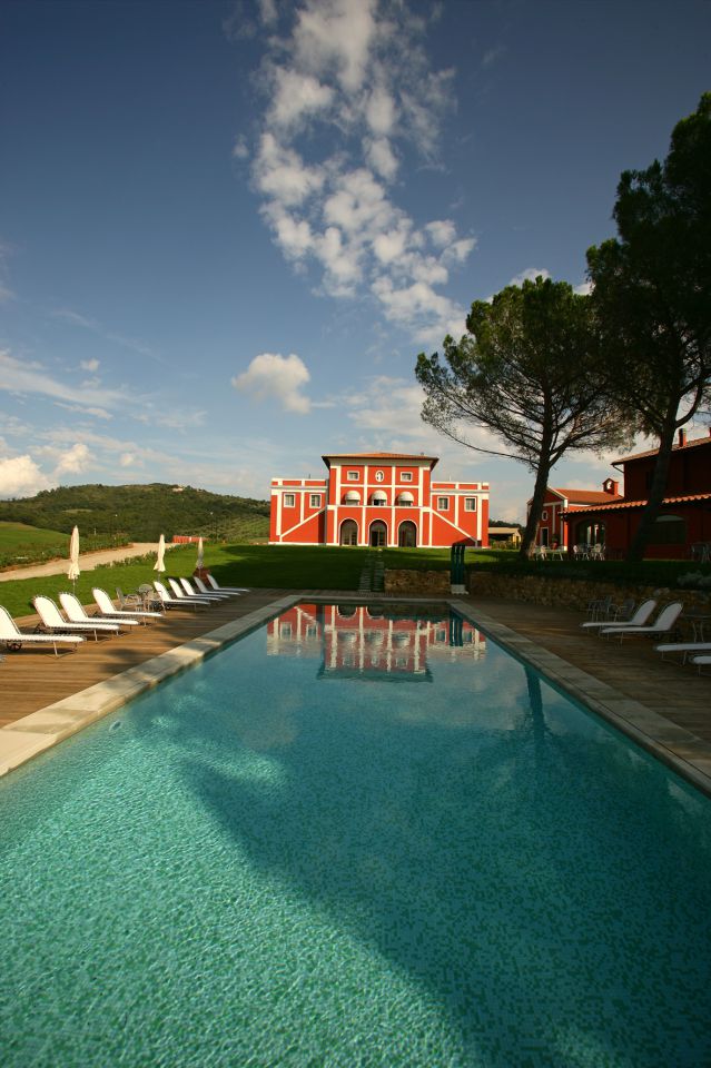 Stabile/Palazzo con giardino in le guardiole, Capalbio