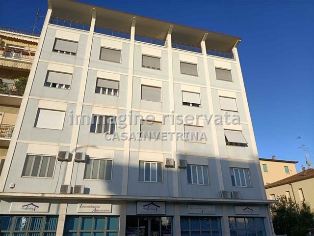Appartamento con terrazzo in via giulio cesare, Grosseto