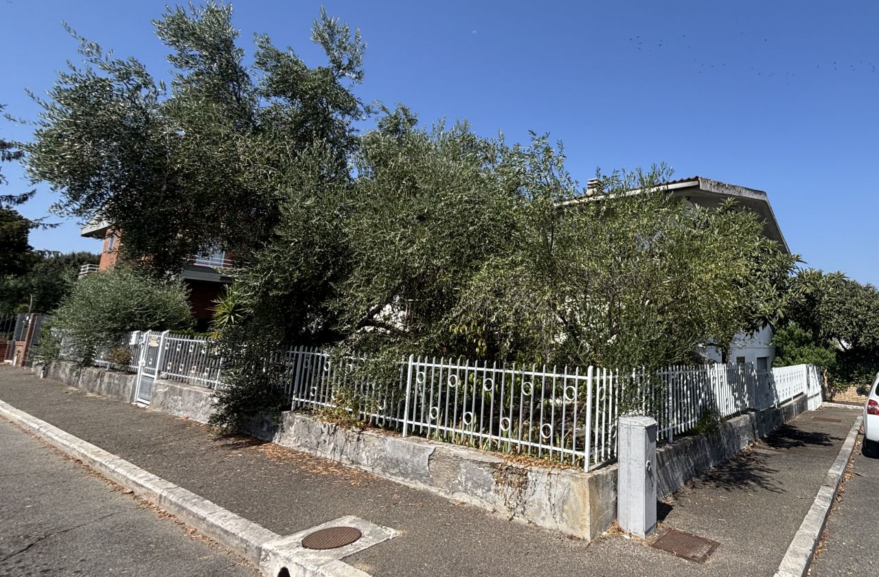 Villa in vendita in via etna, Grosseto
