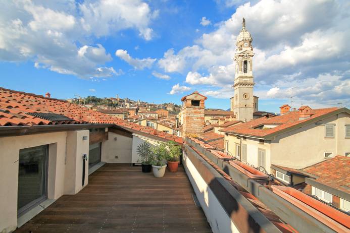 Attico con terrazzo, Bergamo centrale