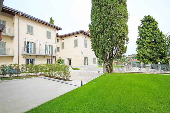 Casa indipendente con terrazzo, Bergamo zona piscine-conca d'oro