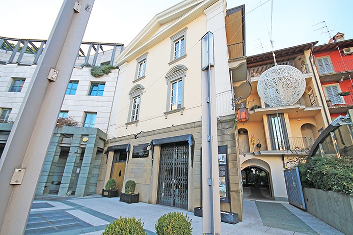 Negozio in affitto a Bergamo, Centrale