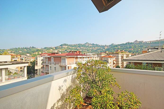 Attico in vendita a Bergamo, Centrale