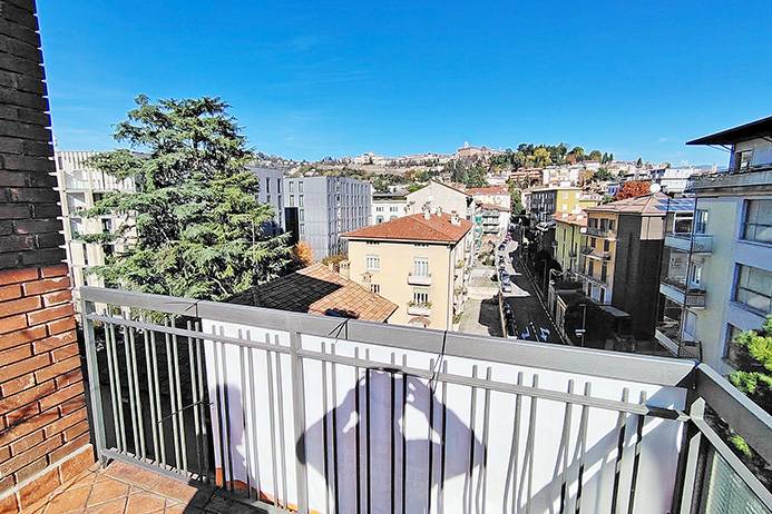 Appartamento in vendita a Bergamo, Centrale
