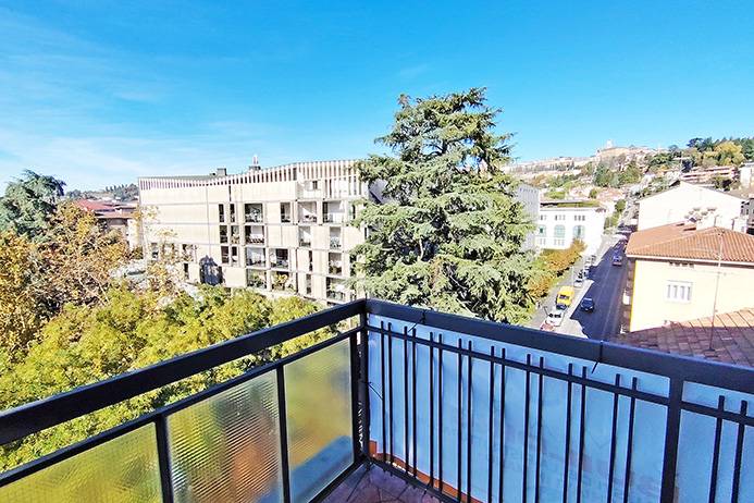 Appartamento in vendita a Bergamo, Centrale