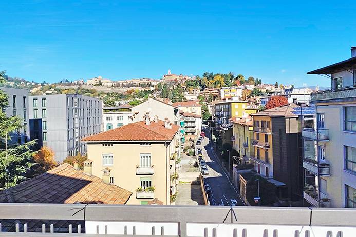 Appartamento in vendita a Bergamo, Centrale