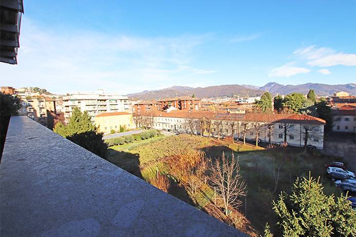 Appartamento in vendita a Bergamo, Centrale