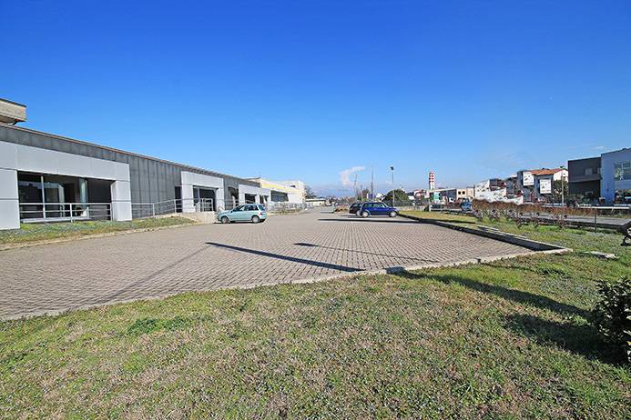 Negozio in affitto a Osio Sopra