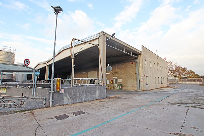 Capannone in vendita a Busto Arsizio, Sacconago
