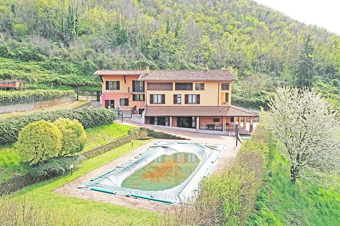 Cascina/Casale/Masseria in vendita a Monticelli Brusati