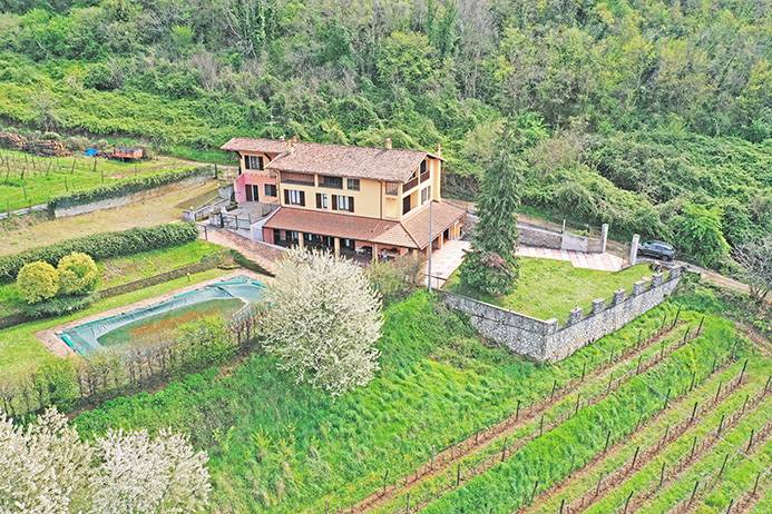 Cascina/Casale/Masseria in vendita a Monticelli Brusati