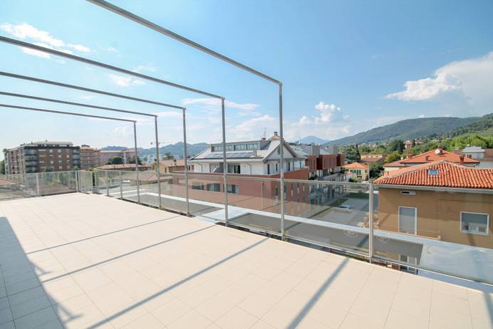 Attico in vendita a Bergamo, Redona