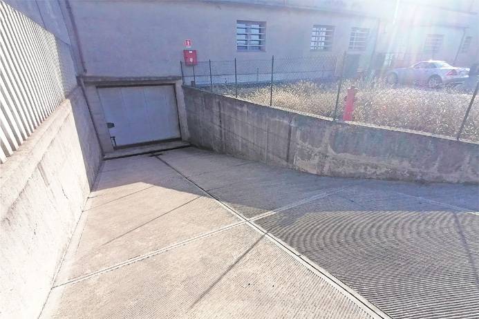 Magazzino in vendita a Osio Sopra