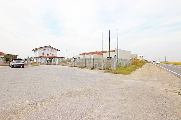 Capannone in vendita a Castelnovetto