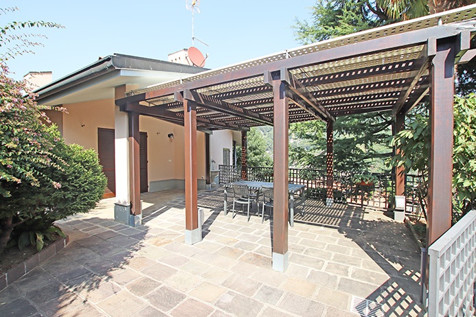 Villa in vendita a Alzano Lombardo, Nese