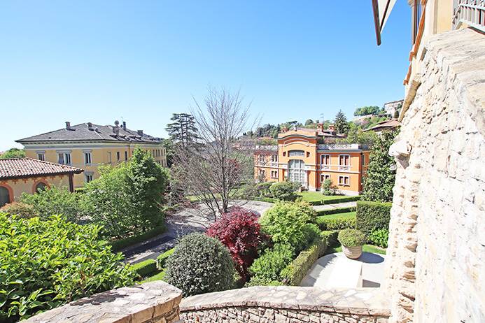 Appartamento in vendita a Bergamo, Centrale