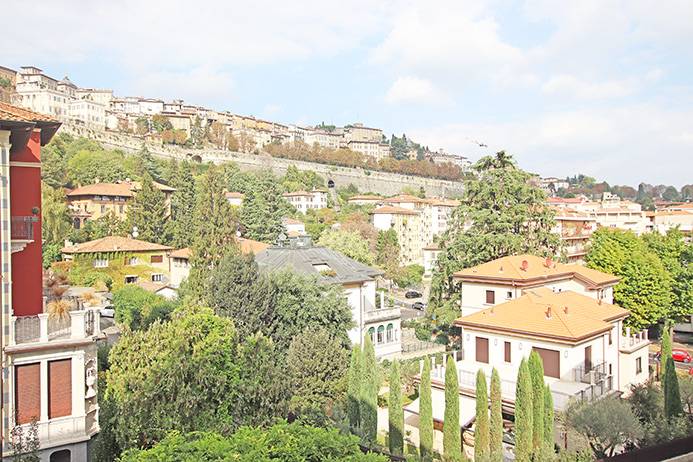 Appartamento in affitto a Bergamo, Centrale