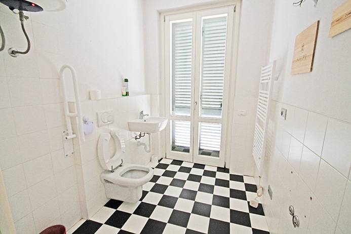 Negozio in vendita a Bergamo, Centrale