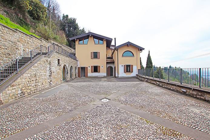 Villa in vendita a Bergamo, San Vigilio
