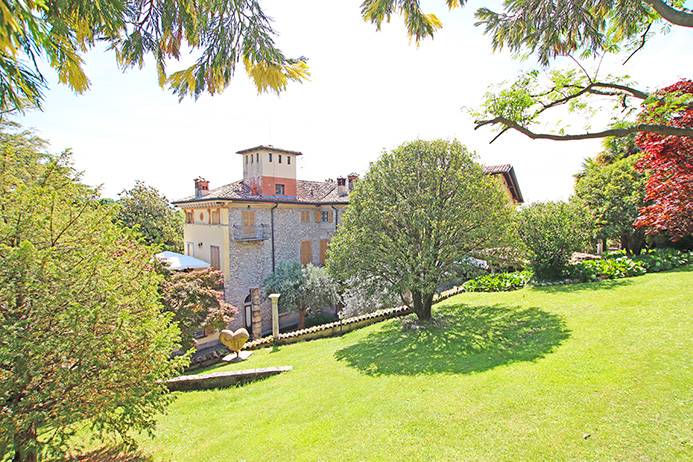 Villa in vendita a Almenno San Bartolomeo