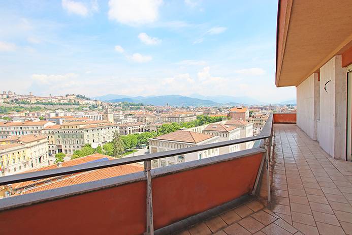 Attico in vendita a Bergamo, Centrale