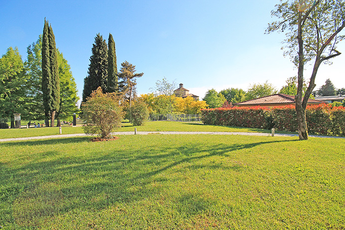 Casa indipendente in vendita a Bergamo, Redona