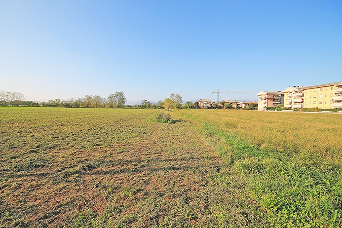 Terreno edificabile in vendita a Zanica